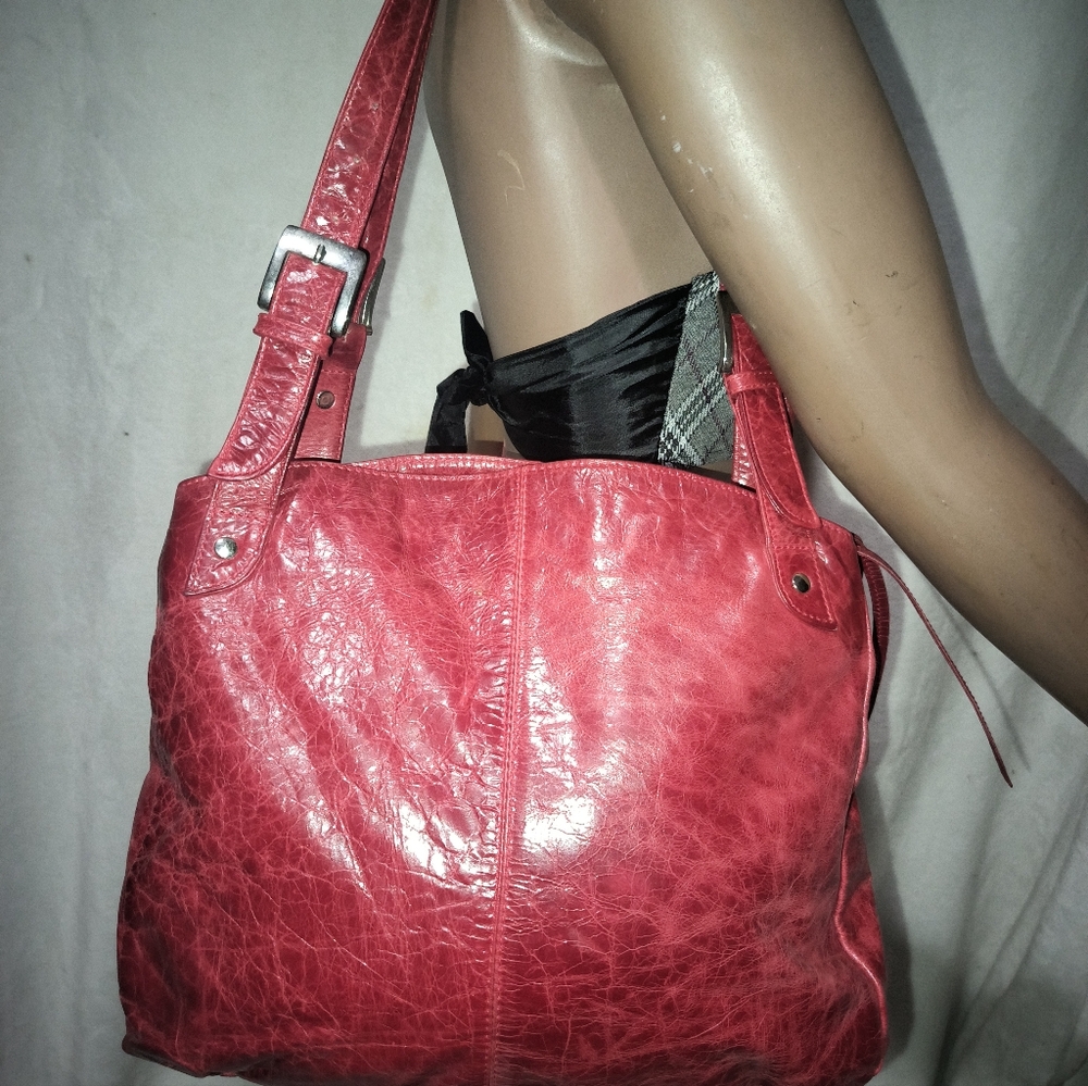 Latico Red Leather Shoulder Bag Double Zip. - Picture 4 of 16